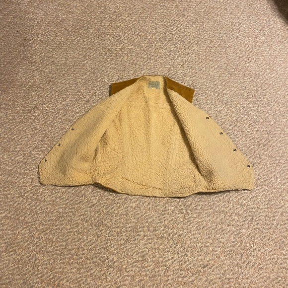 Suede leather and Sherpa vintage vest - Picture 6 of 13